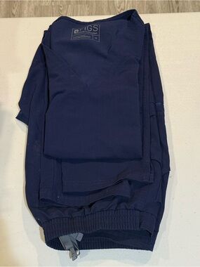 Figs Navy Medium Petite Yola with Medium Casma Top